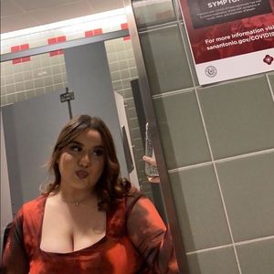 Meet your Posher, Jazmine